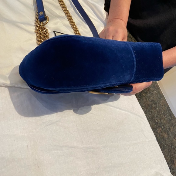 Gucci Small Velvet Matelasse Bag - Picture 6 of 13